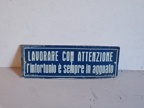 Lavorare con attenzione - con,