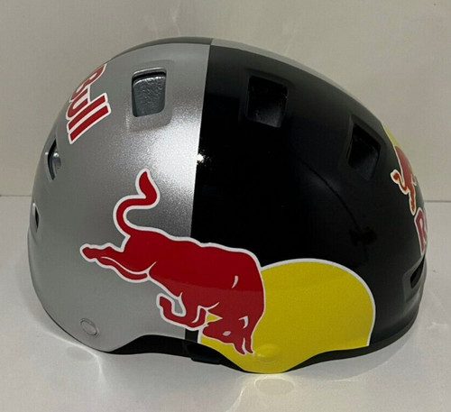 Casco redbull fatto - casco, mano
