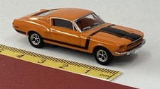 Ford Mustang Shelby arancione