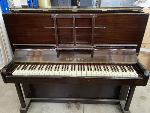 Pianoforte verticale muro - pianoforte, a