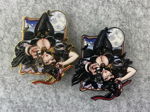 Spilla smaltata bayonetta - spilla,