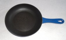 Padella Le Creuset 20 utensili da cucina rotondi in ghisa blu
