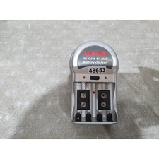 Caricabatteria Uniross RC101159 Ni-Cd & Ni-MH argento indicatore LED spina da parete UK