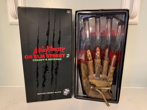 Guanto replica trick treat - trick, or