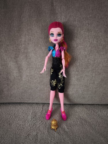 Poupée monster high - poupée,