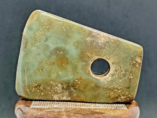 Antica scultura ascia di giada