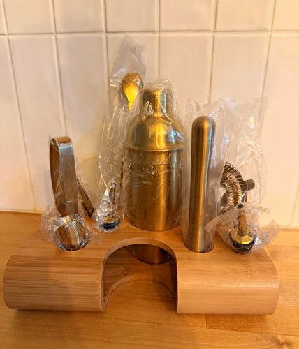 Set cocktail shaker bartender