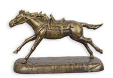 Una statuetta in ghisa