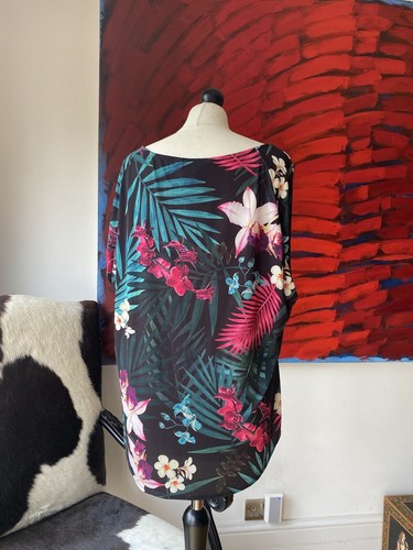 Blusa estiva colorata vibrante