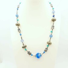 collana con agata azzurra ,gufetti e perla centrale di murano 