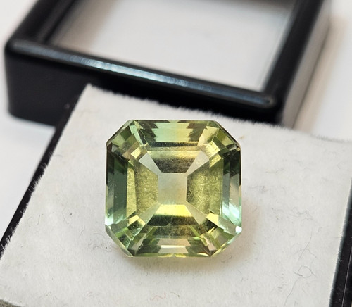 Pietra preziosa tormalina