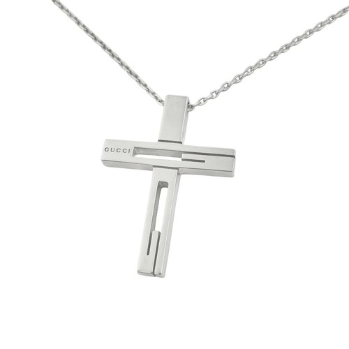 Collana con ciondolo croce