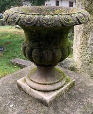 Vaso da giardino in pietra bianca anni '50