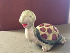 Salvadanaio in ceramica - Tartaruga - Dipinto a mano - Cm 14 x 12 x 10.