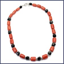 Collana in corallo e onice