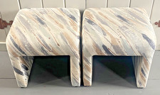 Coppia di sgabelli ottomani panca moderna post direzionale stile Kagen cascata anni 80