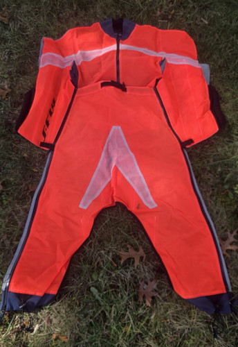 Tuta alata fly access - tuta, 2