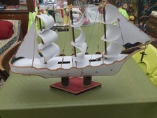 VELIERO-BARCA-GALEONE  IN  PLASTICA  E  LEGNO