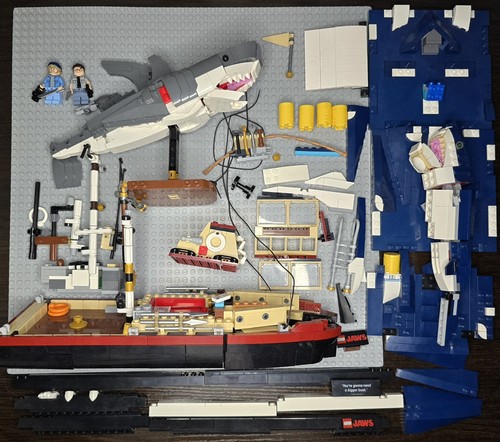 Lego jaws set 21350 - lego,