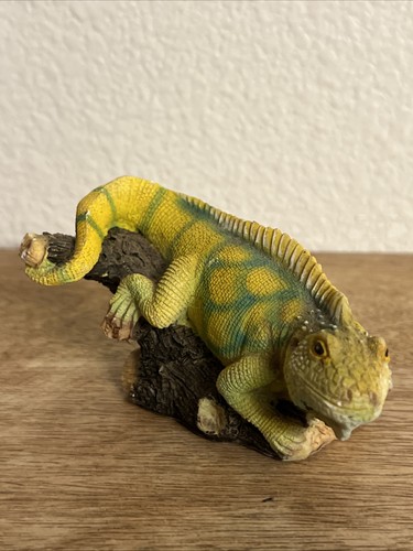 Statuina iguana gialla - iguana,