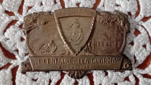 Placca del raduno - del,