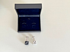 Gemelli a forma di dadi da gioco