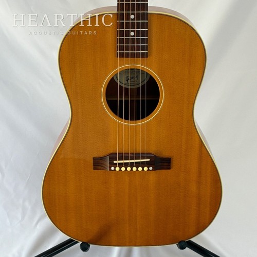Chitarra acustica naturale