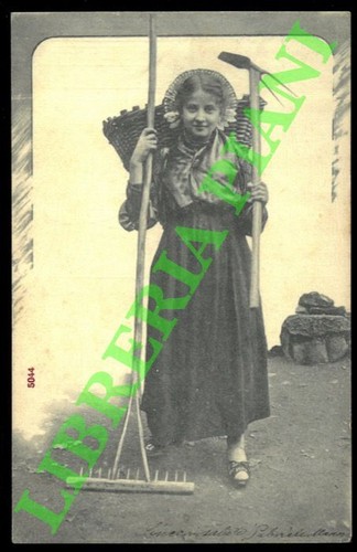 Giovanissima rurale con - giovanissima,