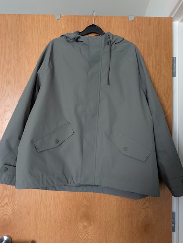 Cappotto impermeabile corto
