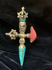 Strumento rituale fatto a mano