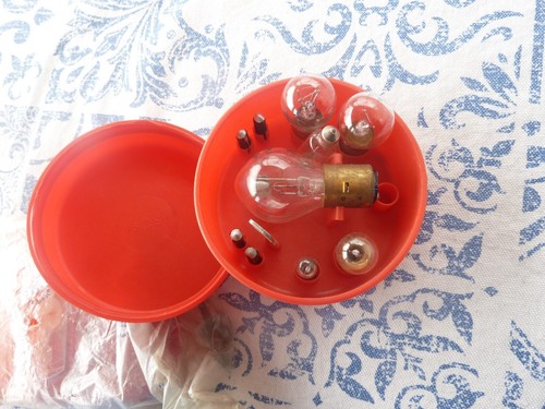 Scatola con lampadine - scatola,