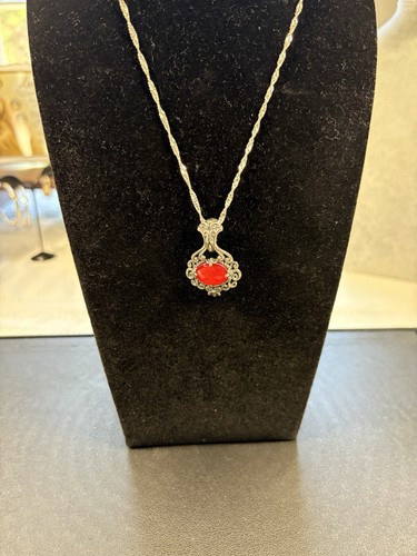 Collana con ciondolo - , in