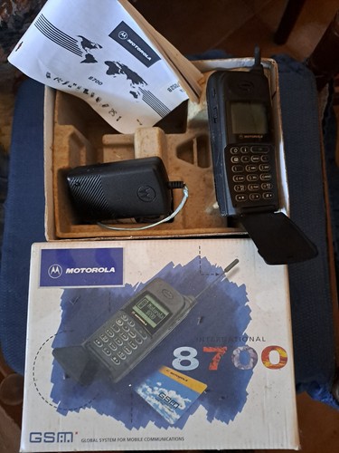 Motorola 8700
