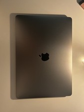 Apple MacBook Air 2019 in perfette condizioni, adatto per studio e lavoro.