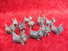 Small wooden figures dogs - 12,