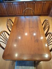 tavolo e sedie sala da pranzo