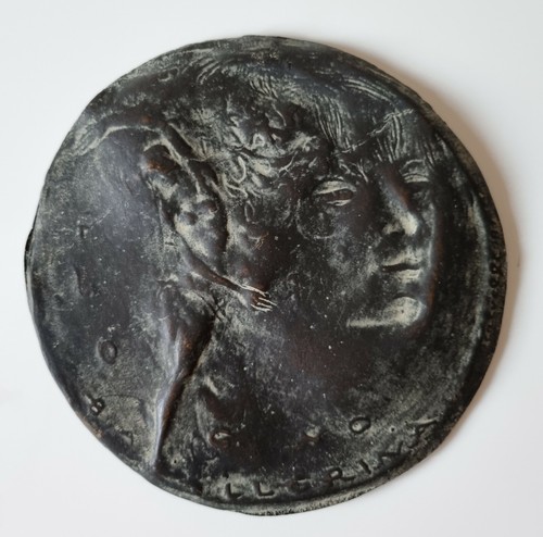 Medaglia bassorilievo - , in