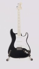 Squier Affinity Series Stratocaster Chitarra elettrica (nero)