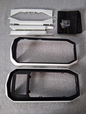 Pannelli di bordo bianchi per