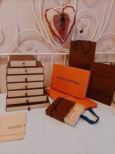 Stock scatole louis - , vuitton