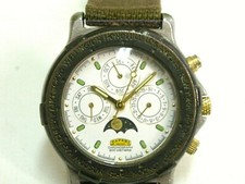 SAFARI TROPHY CALENDAR MOON