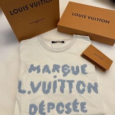 T-shirt Louis Vuitton con firma ricamata