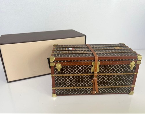Louis vuitton miss - louis, france
