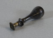 antico sigillo timbro timbro sigillo pietà con iniziali 01