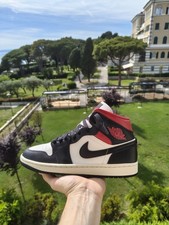 Jordan 1 MidGym Red Panda