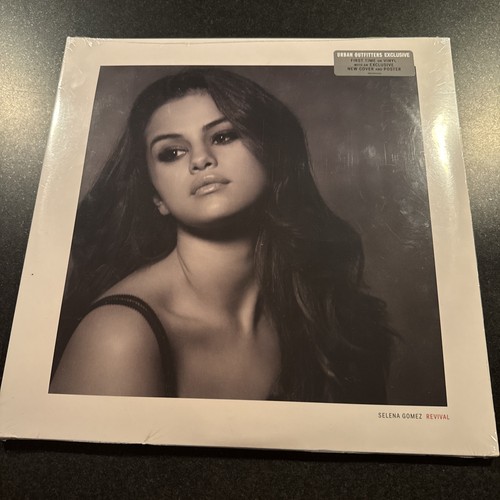 Selena gomez revival - selena,