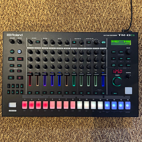 Roland rhythm performer - tr-8s,