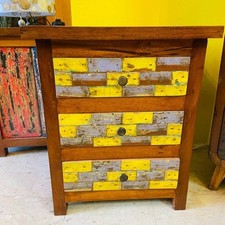 Comodino etnico minimal