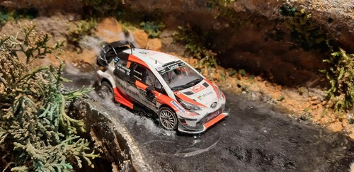 Toyota yaris diorami - toyota,