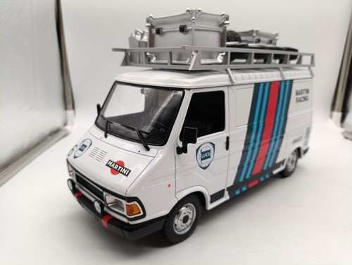 Fiat 242 martini team rally - 242,